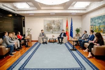 Abazović: Naši studenti su vjesnik uspješne budućnosti Crne Gore Abazović: Naši studenti su vjesnik uspješne budućnosti Crne Gore