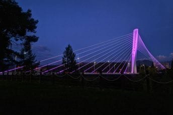 Na Dan prijevremeno rođenih beba: Milenijum će večeras biti u ljubičastom Na Dan prijevremeno rođenih beba: Milenijum će večeras biti u ljubičastom