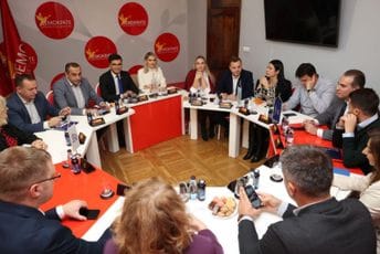 Nastavljeni pregovori o formiranju vlasti u Podgorici Nastavljeni pregovori o formiranju vlasti u Podgorici
