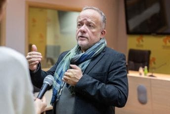 Cerović: Mahanje crkvenim zastavama nije čin oslobođenja