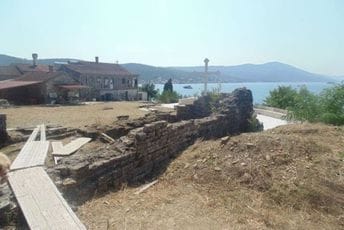 Devastacija po crkvenom master planu: Manastir Sv. Arhangela Mihaila na Prevlaci Devastacija po crkvenom master planu: Manastir Sv. Arhangela Mihaila na Prevlaci