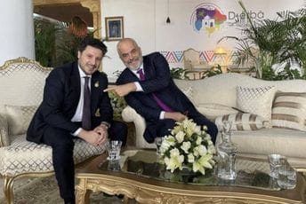 "Sa najboljim": Rama objavio fotografiju sa Abazovićem iz Tunisa "Sa najboljim": Rama objavio fotografiju sa Abazovićem iz Tunisa