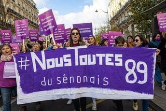 Desetine hiljada na ulicama u Francuskoj: Protestuju zbog nasilja nad ženama i slabe reakcije pravosuđa Desetine hiljada na ulicama u Francuskoj: Protestuju zbog nasilja nad ženama i slabe reakcije pravosuđa