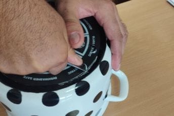 UIKS: Švercovali mobilne telefone uz poruku "voli vas brat" UIKS: Švercovali mobilne telefone uz poruku "voli vas brat"