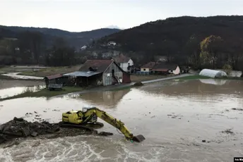 Velike poplave i u Srbiji, angažovane vojska i policija