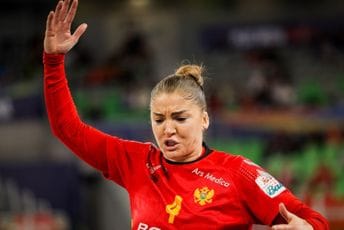 Kakav kraj karijere: Radičević osvojila odličje koje joj je falilo, a za reprezentaciju je dala 1.103 gola Kakav kraj karijere: Radičević osvojila odličje koje joj je falilo, a za reprezentaciju je dala 1.103 gola