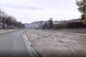 Srbija: Dvogodišnje dijete se utopilo u Tutinu, proglašena vanredna situacija Srbija: Dvogodišnje dijete se utopilo u Tutinu, proglašena vanredna situacija