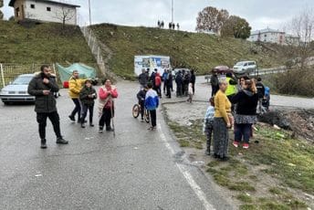 Kritično u beranskom naselju: Poplavljeni objekti, mještani napustili domove, apeluju na Vladu Kritično u beranskom naselju: Poplavljeni objekti, mještani napustili domove, apeluju na Vladu
