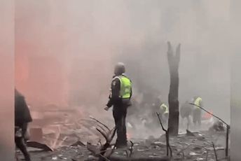 Pristižu snimci posljedica raketnog napada na Kijev (Video) Pristižu snimci posljedica raketnog napada na Kijev (Video)