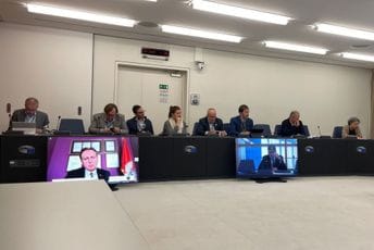 Krivokapić: Bez vanrednih parlamentarnih izbora Crna Gora biće vraćena u političke i ekonomske devedesete Krivokapić: Bez vanrednih parlamentarnih izbora Crna Gora biće vraćena u političke i ekonomske devedesete