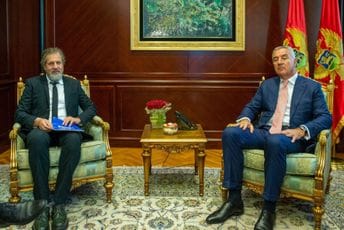 Đukanović sa Bušardijem: UNHCR u Crnoj Gori ima utemeljenu podršku u misiji uz nastavak plodne saradnje Đukanović sa Bušardijem: UNHCR u Crnoj Gori ima utemeljenu podršku u misiji uz nastavak plodne saradnje