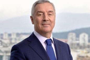 Đukanović: Okupimo se oko neprolaznih etičkih vrijednosti koje nosi božićna simbolika