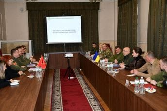 Adžić u Kijevu: Ubrzo najveći paket pomoći Ukrajini Adžić u Kijevu: Ubrzo najveći paket pomoći Ukrajini