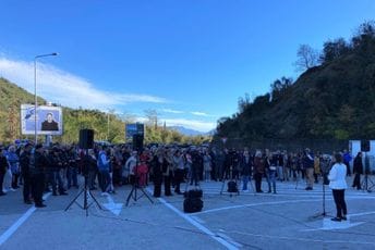 Blokada GP Debeli brijeg: Herceg Novi neće odustati od bolnice Meljine, odgovornost na Vladi