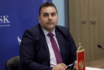 Radulović: Zvaničnici Abazovićeve Vlade da shvate da su u tehničkom mandate Radulović: Zvaničnici Abazovićeve Vlade da shvate da su u tehničkom mandate