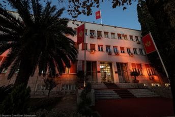 Zgrade Skupštine i predsjedika države u narandžastoj boji, evo i zbog čega Zgrade Skupštine i predsjedika države u narandžastoj boji, evo i zbog čega