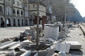 Građevinski biznis SPC: "Obnova" konaka manastirskih kompleksa u Crnoj Gori Građevinski biznis SPC: "Obnova" konaka manastirskih kompleksa u Crnoj Gori