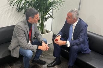 Sančez uvjeren da će Crna Gora prevazići izazove i nastaviti proces EU integracija Sančez uvjeren da će Crna Gora prevazići izazove i nastaviti proces EU integracija