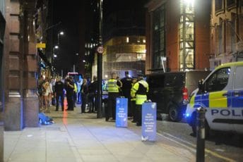 Drama u Engleskoj: Automobil uletio na Božićni vašar sa 800 ljudi, tri osobe uhapšene Drama u Engleskoj: Automobil uletio na Božićni vašar sa 800 ljudi, tri osobe uhapšene