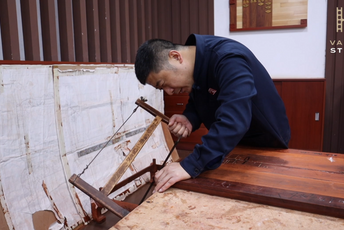 (VIDEO) Kineska nematerijalna kulturna baština: Kako se izrađuje namještaj od tvrdog drveta? (VIDEO) Kineska nematerijalna kulturna baština: Kako se izrađuje namještaj od tvrdog drveta?