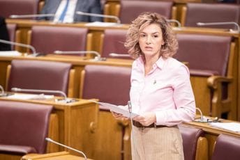 Strujić-Harbić: Najvažnije da Ustavni sud od ponedjeljka počne da radi, vidjećemo jesu li svi za kompromis Strujić-Harbić: Najvažnije da Ustavni sud od ponedjeljka počne da radi, vidjećemo jesu li svi za kompromis