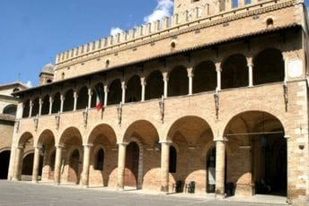 Mjesto u kojem nema kazni za parkiranje i upornih prodavaca, a cijelo može da se iznajmi Mjesto u kojem nema kazni za parkiranje i upornih prodavaca, a cijelo može da se iznajmi