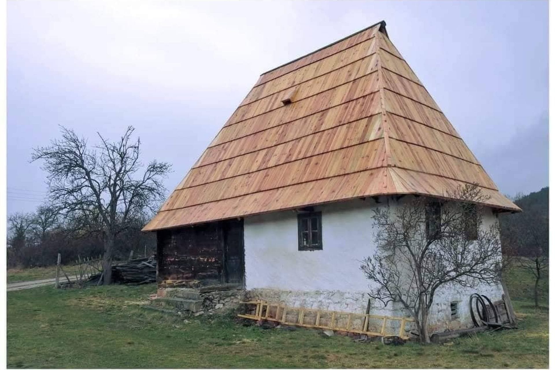 Fotografija 4: Duh tradicije, svjedok minulih vremena: Pljevaljska etno kuća od narednog ljeta u Gačevića dolini