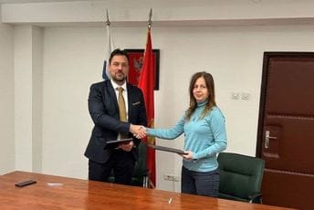 Osiguranici Fonda od 1. decembra neće plaćati troškove avio prevoza Osiguranici Fonda od 1. decembra neće plaćati troškove avio prevoza