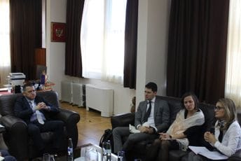 Vojinović s predstavnicima Evropske investicione banke: Predviđena izgradnja četiri nove obrazovne institucije Vojinović s predstavnicima Evropske investicione banke: Predviđena izgradnja četiri nove obrazovne institucije