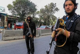 Najmanje troje mrtvih u samoubilačkom napadu u Pakistanu: Odgovornost preuzela talibanska grupa Najmanje troje mrtvih u samoubilačkom napadu u Pakistanu: Odgovornost preuzela talibanska grupa