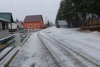 U ponedjeljak počinje rušenje vikendica na Žabljaku U ponedjeljak počinje rušenje vikendica na Žabljaku