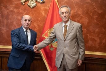 Lekić sa Redžepiijem: Regionalna saradnja i dobrosusjedski odnosi ključni preduslovi za osiguranje mira i dalji napredak regiona ZB Lekić sa Redžepiijem: Regionalna saradnja i dobrosusjedski odnosi ključni preduslovi za osiguranje mira i dalji napredak regiona ZB