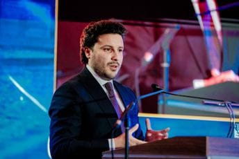 Abazović kritikovao Ustavni sud, kazao i kako ne želi da licitira da li je Brđanin odgovoran ili ne Abazović kritikovao Ustavni sud, kazao i kako ne želi da licitira da li je Brđanin odgovoran ili ne