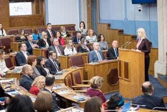 Žena priznala anketarki da je silovana Žena priznala anketarki da je silovana