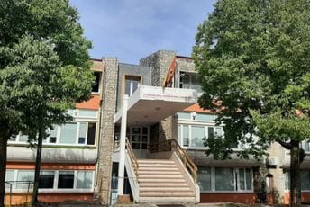 Lažna dojava o bombi u školi u Budvi: Policija radi na identifikovanju pošiljaoca poruke