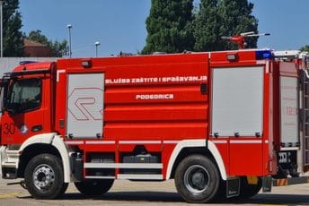 Podgorica: Gorio automobil u Maslinama Podgorica: Gorio automobil u Maslinama