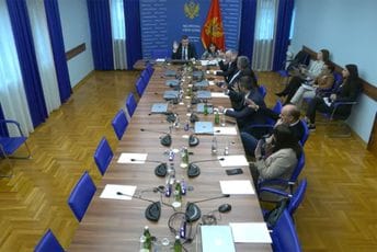 Usvojen izvještaj: O Amfilohijevom slučaju govoriće i na plenumu Usvojen izvještaj: O Amfilohijevom slučaju govoriće i na plenumu