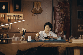 Specifična umjetnost: Ručno izrađene torbe u Sinđijangu (VIDEO) Specifična umjetnost: Ručno izrađene torbe u Sinđijangu (VIDEO)