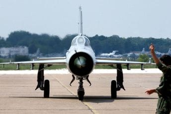 Hrvatska: Srušio se avion MiG, u toku potraga za jednim od pilota Hrvatska: Srušio se avion MiG, u toku potraga za jednim od pilota