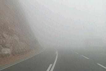 Gusta magla na Brajićima, saobraćaj otežan Gusta magla na Brajićima, saobraćaj otežan