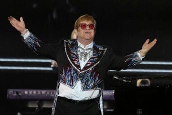 Elton Džon se 'oprašta' od Britanije na čuvenom Glastonberiju Elton Džon se 'oprašta' od Britanije na čuvenom Glastonberiju