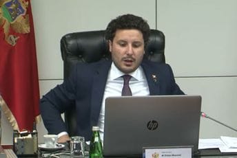 Abazović sazvao sastanak: Tema napadi na novinare, sa posebnim naglaskom na ubistvo Jovanovića Abazović sazvao sastanak: Tema napadi na novinare, sa posebnim naglaskom na ubistvo Jovanovića