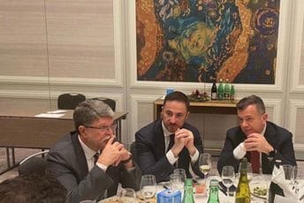 Bogdanović u Beču: Kroz dijalog naći rješenje i deblokirati evropski put Crne Gore Bogdanović u Beču: Kroz dijalog naći rješenje i deblokirati evropski put Crne Gore