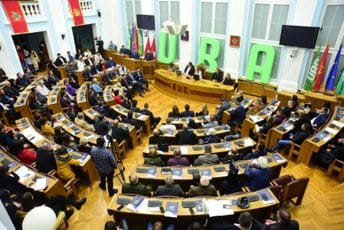 Cetinjska URA: Osuđujemo ponašanje Kneževića i članova njegovog obezbjeđenja i pokušaj obmane javnosti Cetinjska URA: Osuđujemo ponašanje Kneževića i članova njegovog obezbjeđenja i pokušaj obmane javnosti