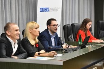 Svaki drugi roditelj u CG saglasan da je djeci teško da kontrolišu koliko vremena provode pred ekranom Svaki drugi roditelj u CG saglasan da je djeci teško da kontrolišu koliko vremena provode pred ekranom