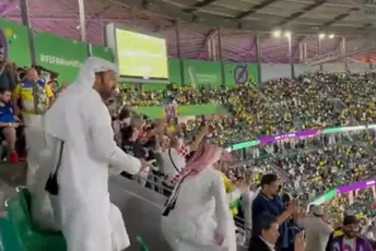 Šeici nezadovoljni prolaskom Hrvatske u polufinale, vidno iznervirani napustili stadion Šeici nezadovoljni prolaskom Hrvatske u polufinale, vidno iznervirani napustili stadion