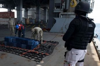 Zbog šverca 5,6 tona kokaina: Crnogorskim državljanima 12 godina zatvora Zbog šverca 5,6 tona kokaina: Crnogorskim državljanima 12 godina zatvora