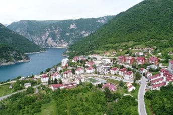 Selo Borkovići u Pivi: U školi samo jedan učenik, nekada radila u dvije smjene Selo Borkovići u Pivi: U školi samo jedan učenik, nekada radila u dvije smjene