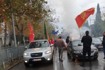 "Ima nas": Blokiran i Milenijum, po gradu je velik broj policajaca, patrole su i na ulazima u Podgoricu