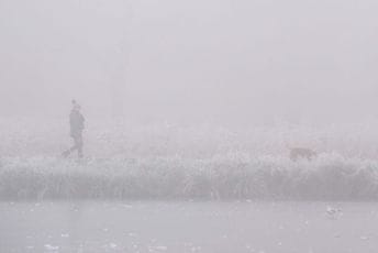 Troje djece umrlo nakon pada u zaleđeno jezero u Velikoj Britaniji Troje djece umrlo nakon pada u zaleđeno jezero u Velikoj Britaniji